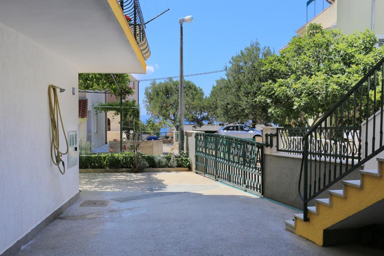 With A Parking Space Nemira, Omis - 4652 Apartament Tice